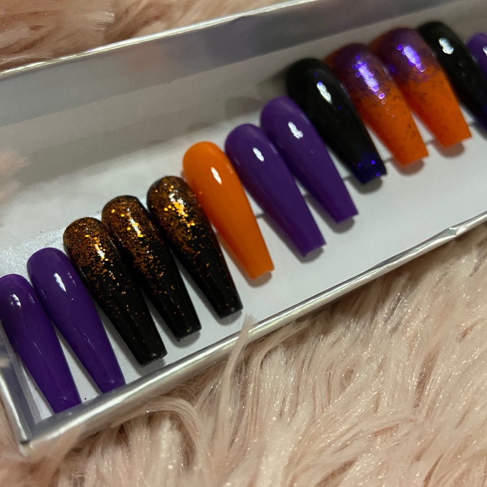 Halloween Nails - Picture 2 of 4